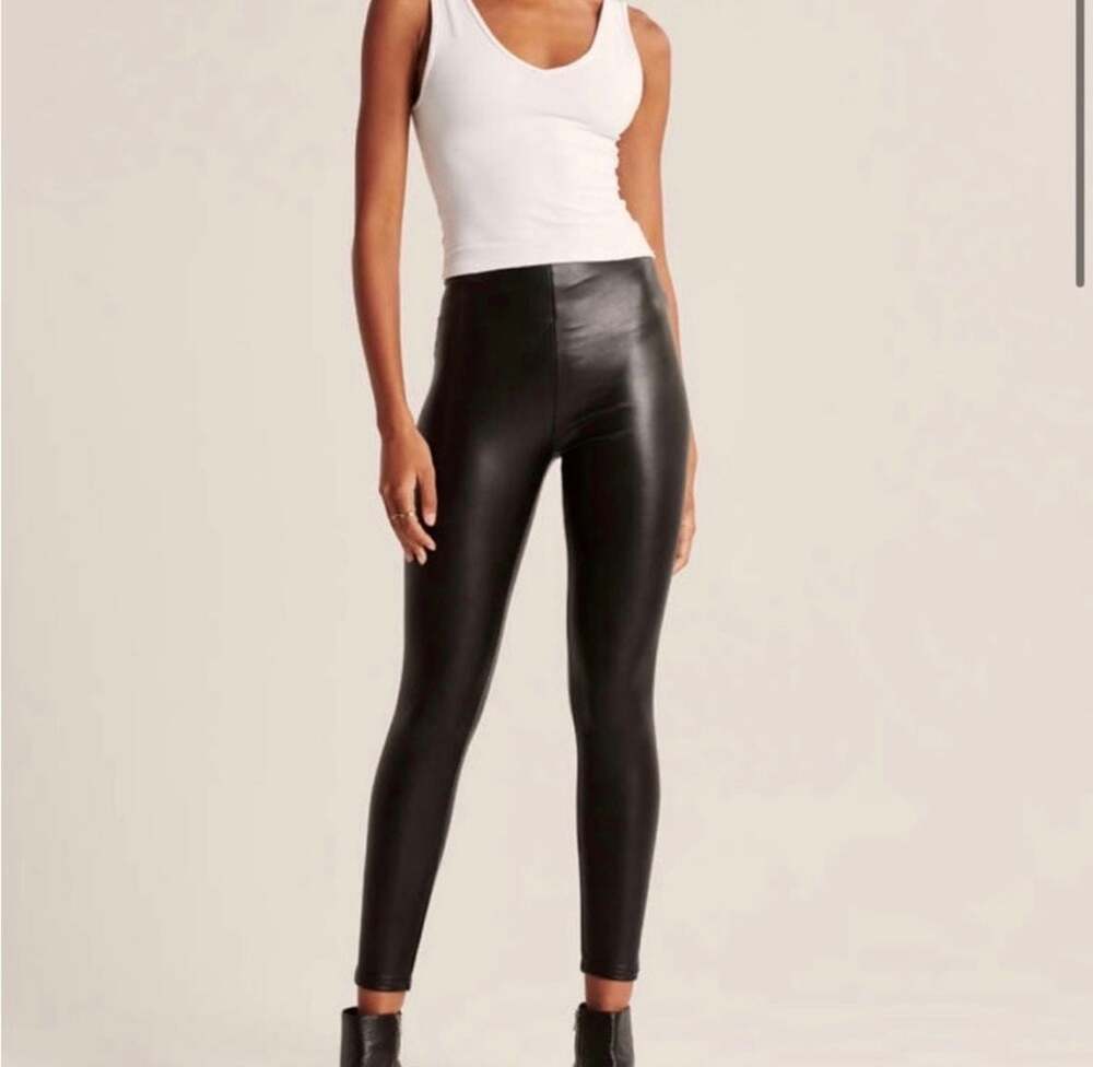 Abercrombie & Fitch NWT Black Vegan Leather Skinny Pants XS